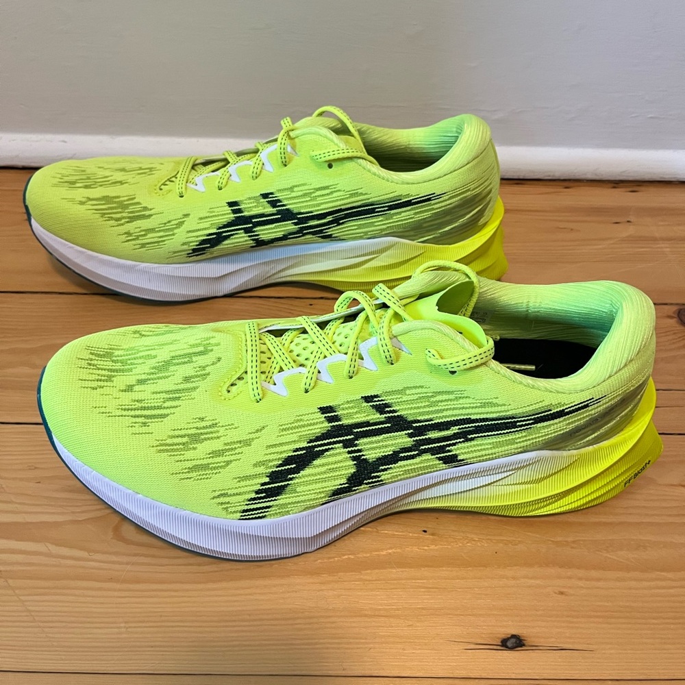 Asics Novablast 3, mens size 12, under in very good condition!